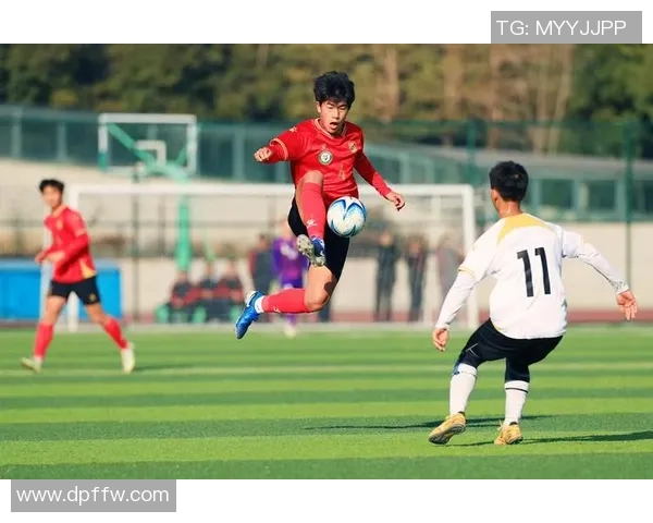 南京足球队与北京足球队赛后分析:力量对决的精彩瞬间与战术解析 南京足球队与北京足球队赛后分析:力量对决的精彩瞬间与战术解析