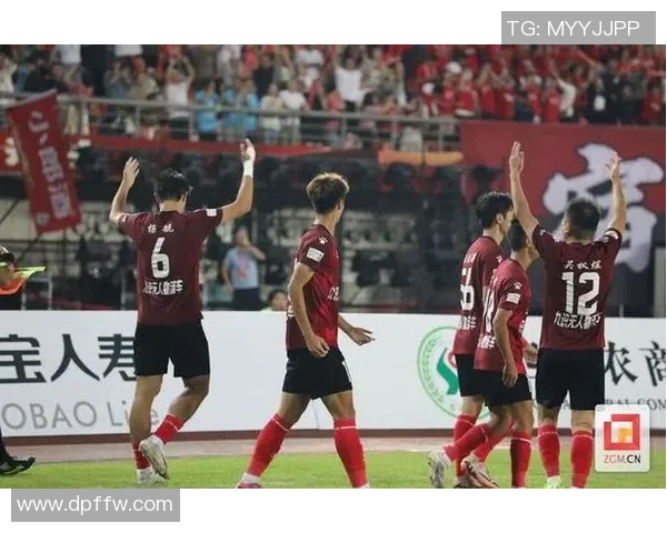 南湖足球明星阵容全景展示及精彩瞬间回顾