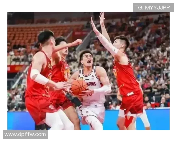 广州篮球队状态变革引发热议球迷期待新赛季的精彩表现与突破 广州篮球队状态变革引发热议球迷期待新赛季的精彩表现与突破